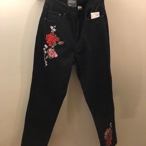 Black High Waist Jean with Detail